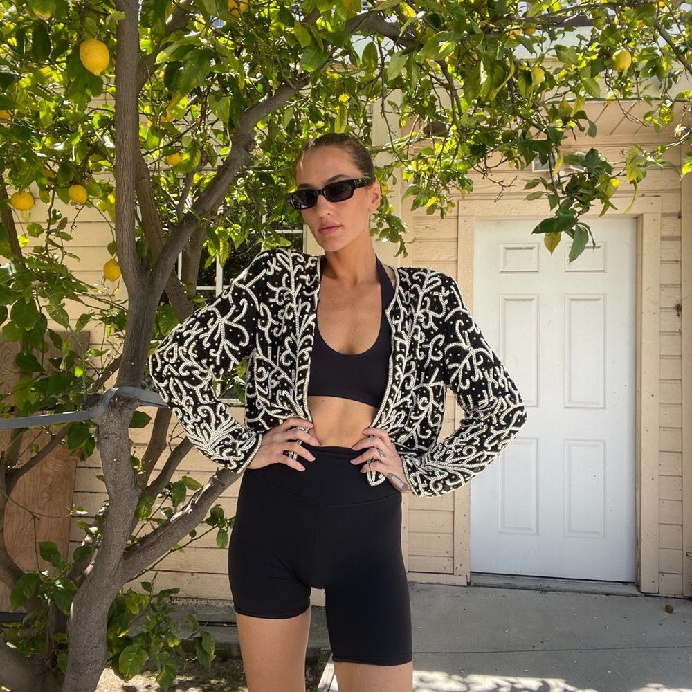 Vintage NATALI 1980’s Black and White Abstract Pattern Blazer